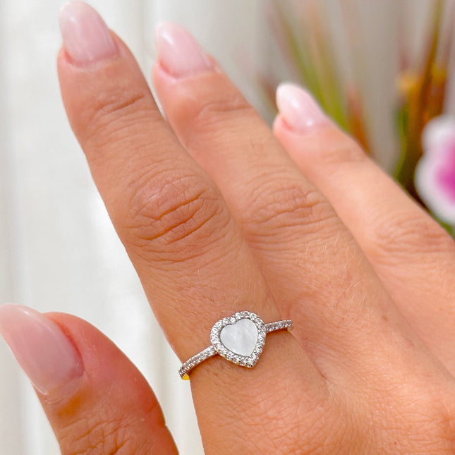 Mother pearls heart ring