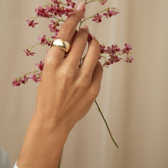Round gold ring