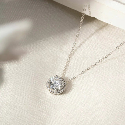 Moissanite round necklace