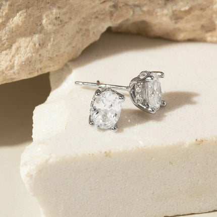 Solitaire stud oval earrings