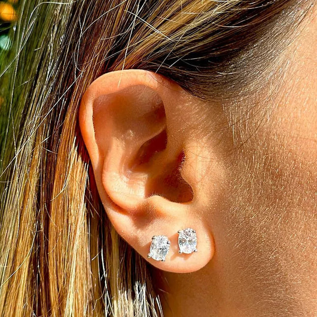 Solitaire stud oval earrings