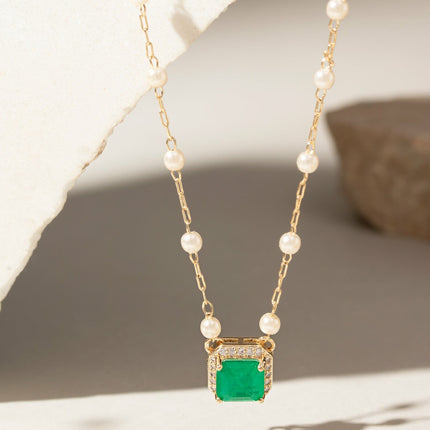 Pearls chain square pendant necklace