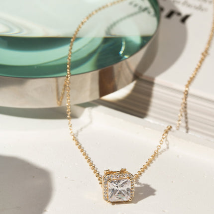 Square huggie zirconia set